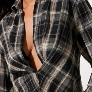 Long Sleeve Plaid Spilt Shirt